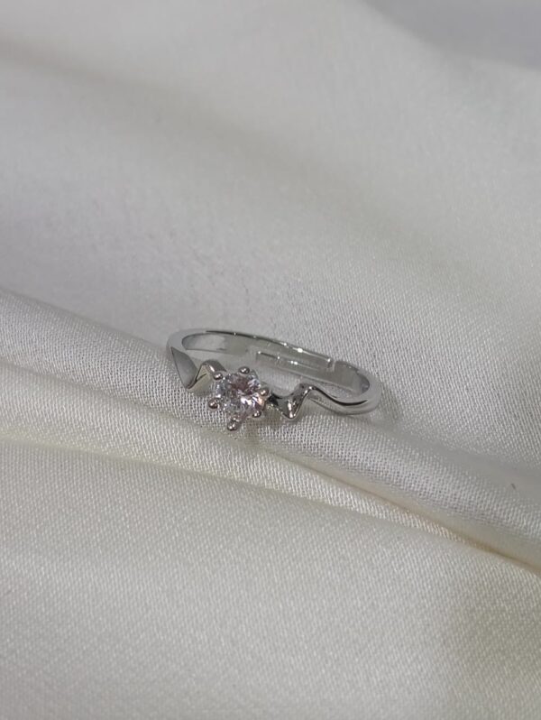 Elegant Twisted Band Ring - Image 2