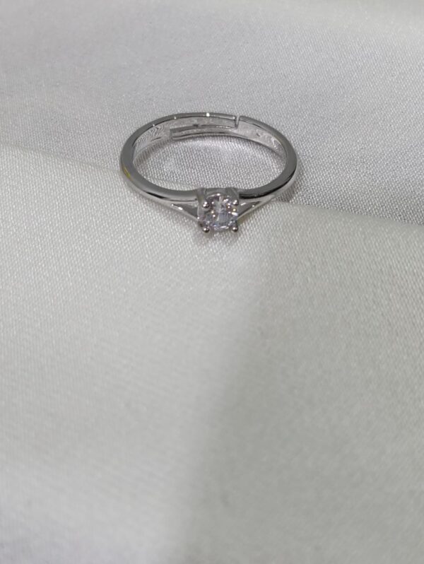 Elegant Solitaire Ring - Image 2