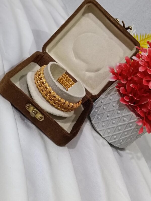 Elegant Gold-Plated Bracelet - Image 4