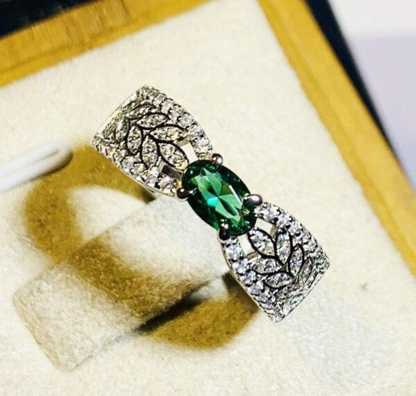 Stylish Oval Ring - Image 4