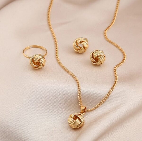 Elegant Knot Jewelry Set - Image 2