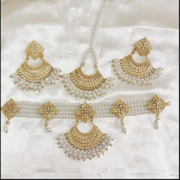 Ethnic Golden Jewelry Set - Image 2