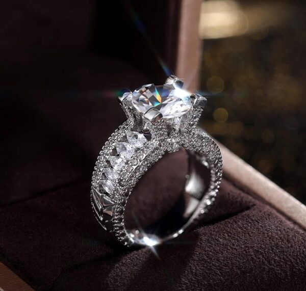 Luxe Radiance Engagement Ring
