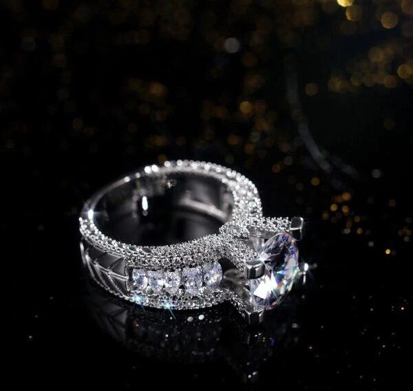 Luxe Radiance Engagement Ring - Image 2