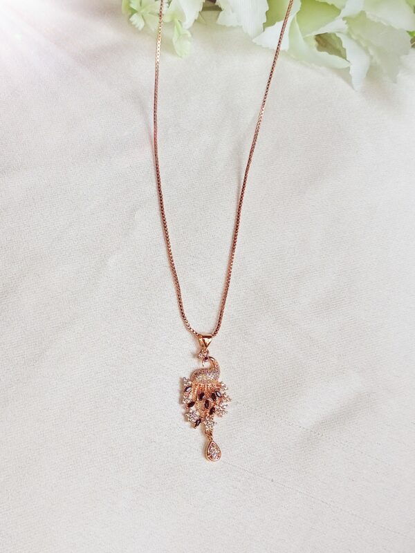 Elegant Rose Gold Pendant Necklace