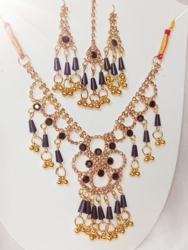 Traditional Gold-Plated Jewelry Set - Image 2