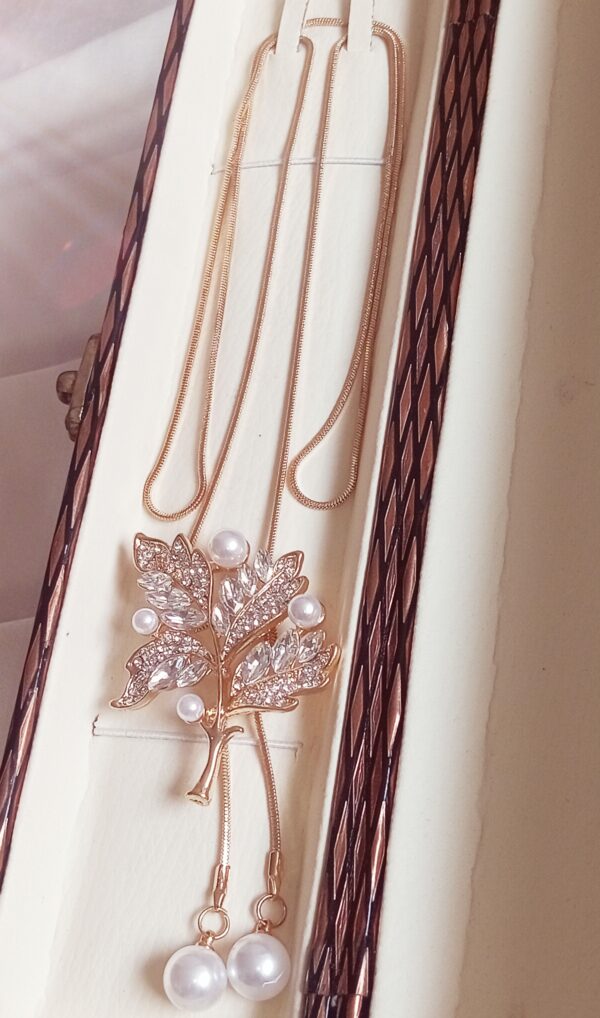 Elegance Leaf Pendant Necklace - Image 2