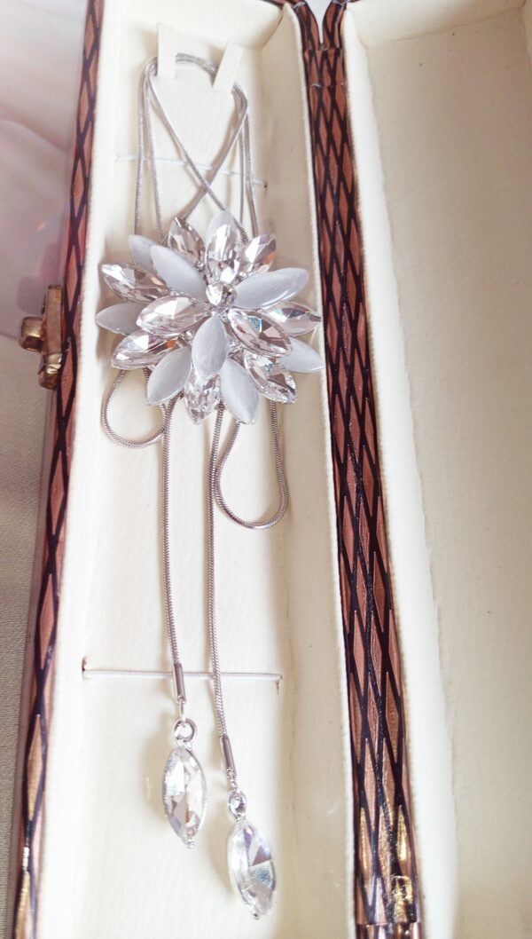 Elegant Crystal Floral Necklace - Image 3