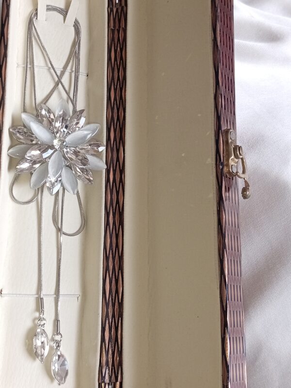 Elegant Crystal Floral Necklace
