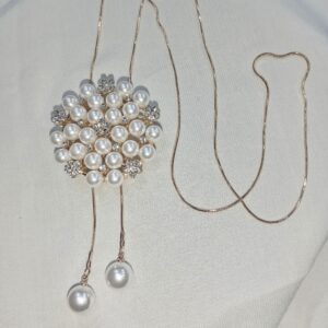 Elegant Pearl Cluster Necklace